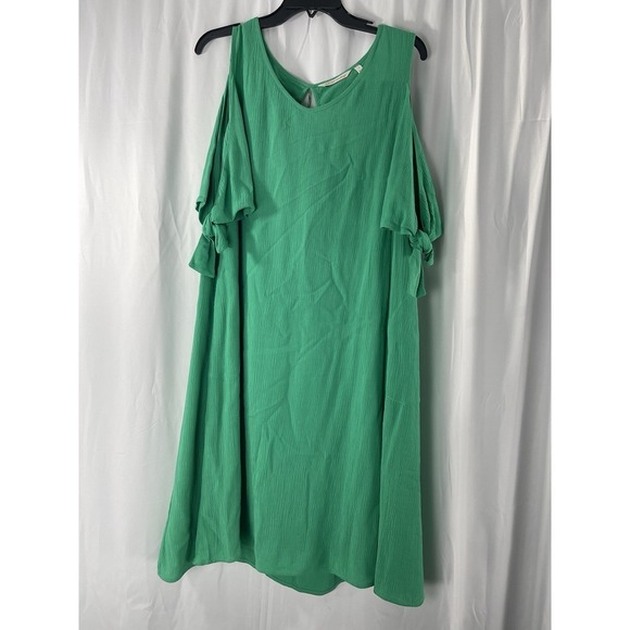 Soft Surroundings Dresses & Skirts - SOFT SURROUNDINGS WOMAN SIZE L GREEN CRINKLED  A LINE MIDI DRESS COLD SHOULDER